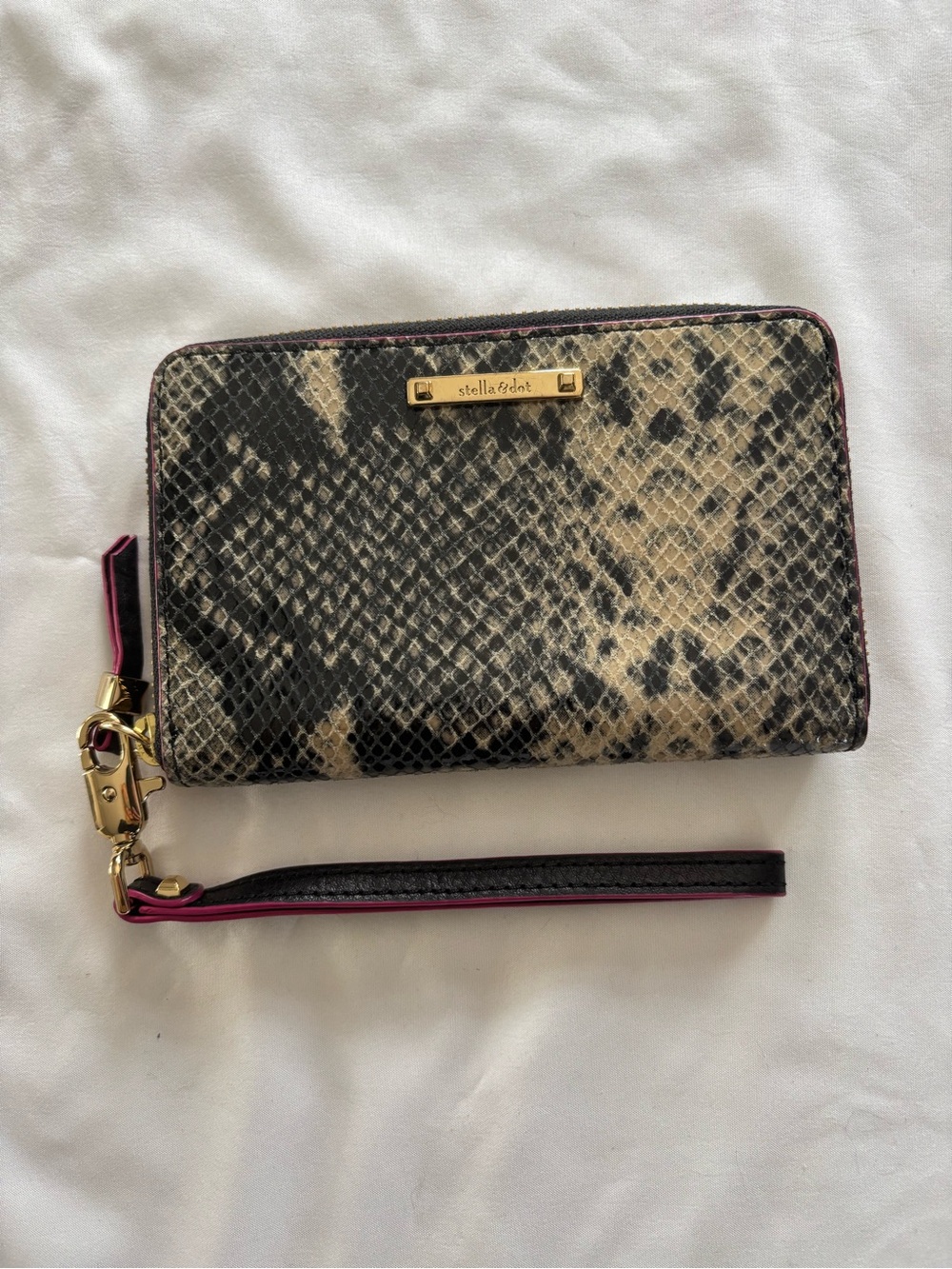 Stella & Dot Black and Beige Snakeskin Wristlet